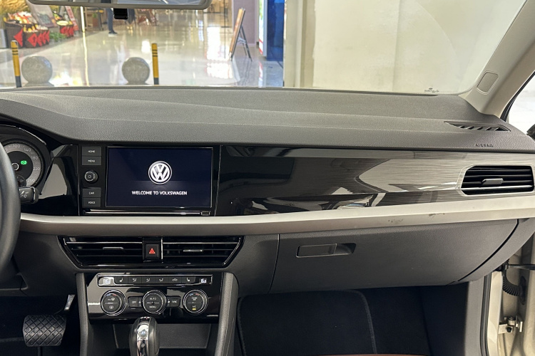 Volkswagen Lavida 2019 car image #13