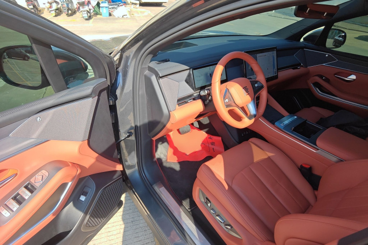 BYD Tang L 2025 car image #13