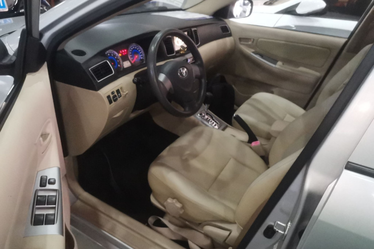 Toyota Corolla (Classic) 2015 immagine di auto #13