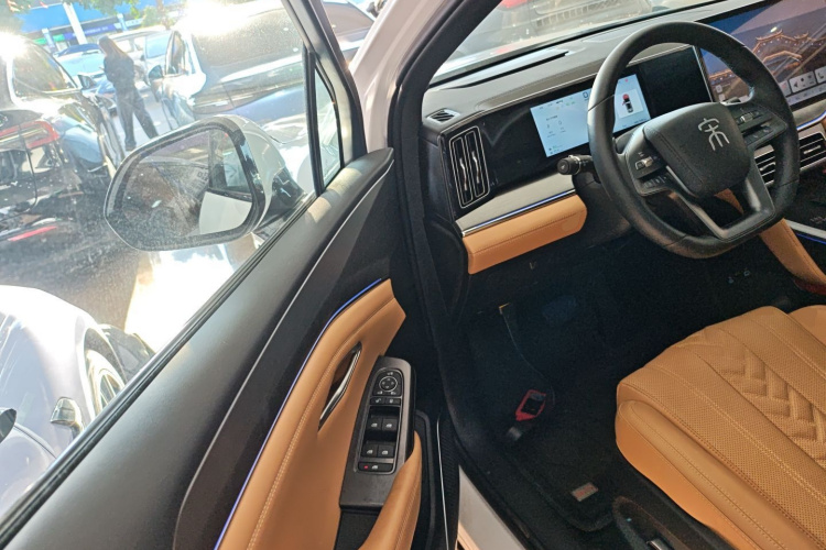 BYD SongL DM-i 2025 car image #13