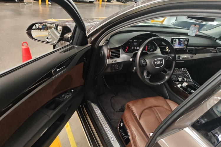 Audi A8 2016 car image #13