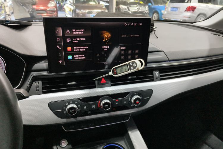 Audi A4L 2021 car image #13