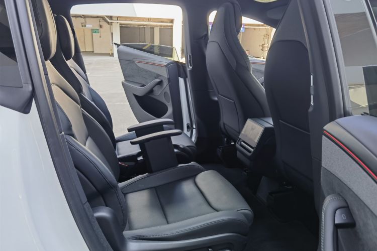 特斯拉 Model Y L 2025 汽车图片 #13