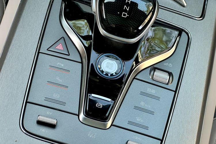 BYD Tang New Energy 2024 car image #13