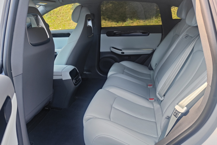 零跑汽车 零跑C01 2024 汽车图片 #13