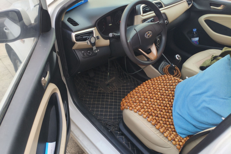 Hyundai Reina 2018 #13 Hyundai Reina 2018 car image #13