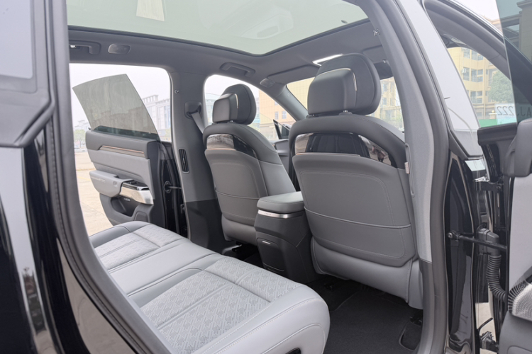 极氪 极氪7X 2025 汽车图片 #13