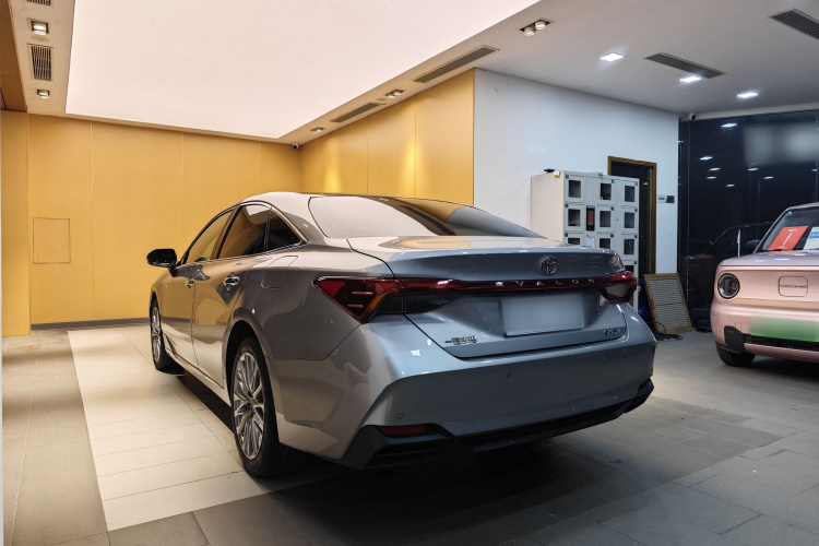 Toyota Avalon 2024 car image #13