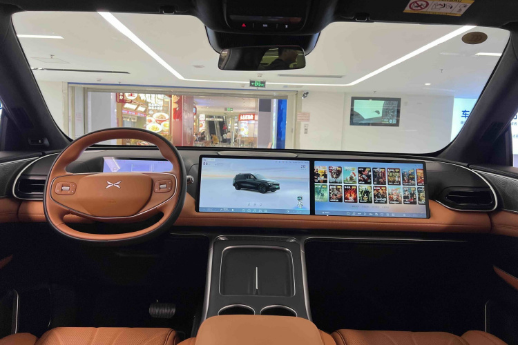 Xpeng G9 2025 immagine di auto #13