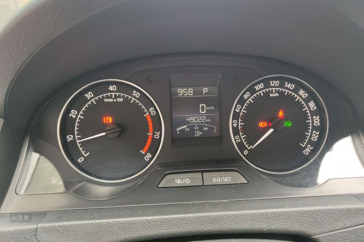 Skoda Rapid Spaceback 2014 car image #13