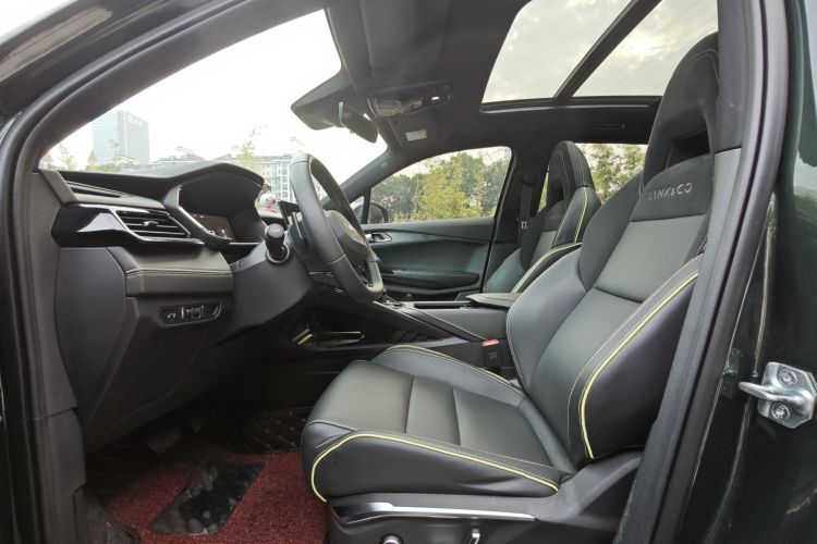 Lynk & Co 06 2023 car image #13