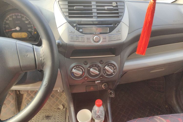 Suzuki Alto 2015 imagen de coche #13