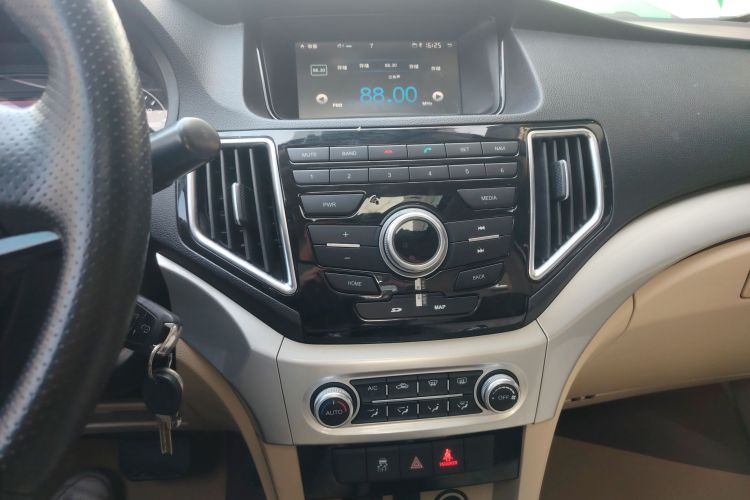 Great Wall C30 2017 изображение автомобиля #13