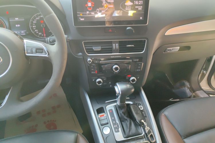 Audi Q5 2017 car image #13