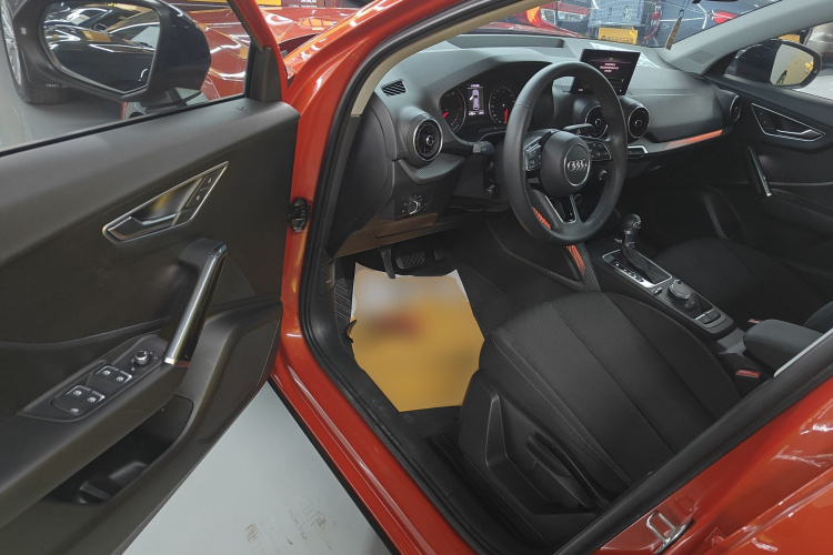 Q2L 2019 car image #13