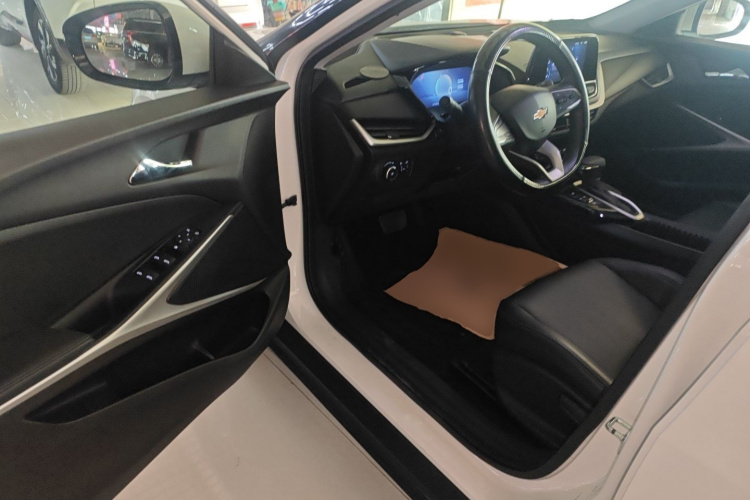 Chevrolet Charm 2023 car image #13