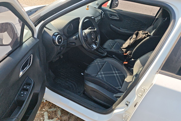 MG 3 2018 car image #13