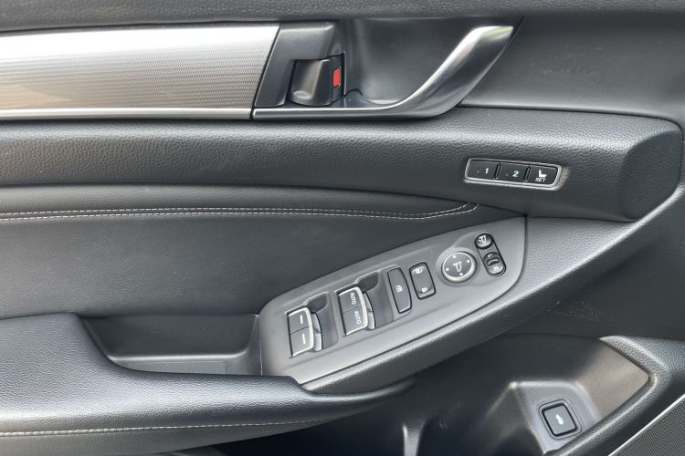 Honda Accord 2020 car image #13