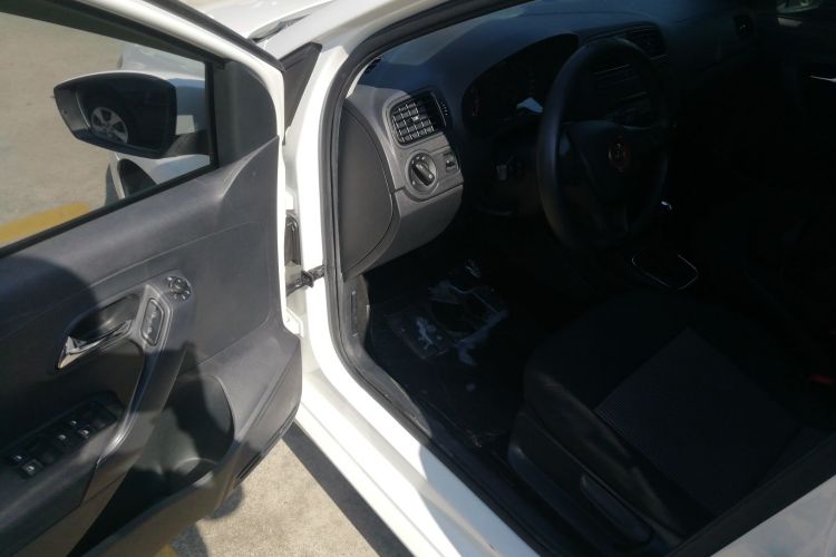 Polo 2018 car image #13