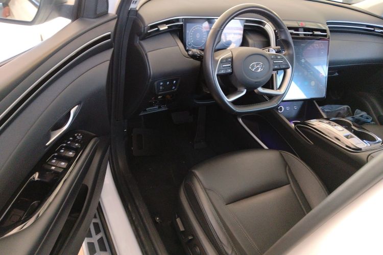 Hyundai Tucson 2023 car image #13
