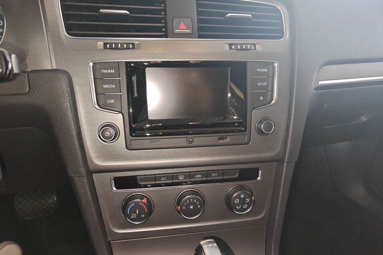 Volkswagen Golf 2016 car image #13