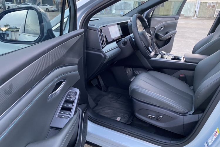 BYD SongL DM-i 2025 car image #13