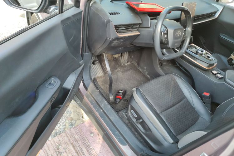 Toyota bZ3 2023 immagine di auto #13