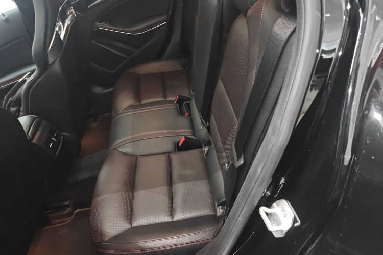 Mercedes-Benz GLA AMG 2016 immagine di auto #13