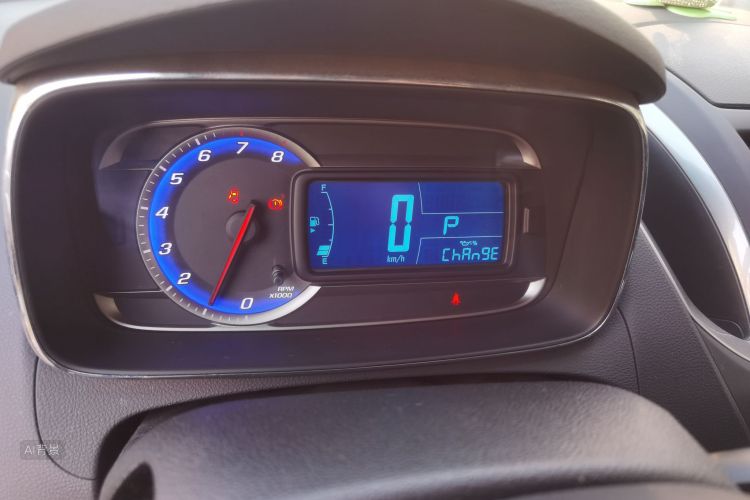 Chevrolet Tracker 2015 immagine di auto #13