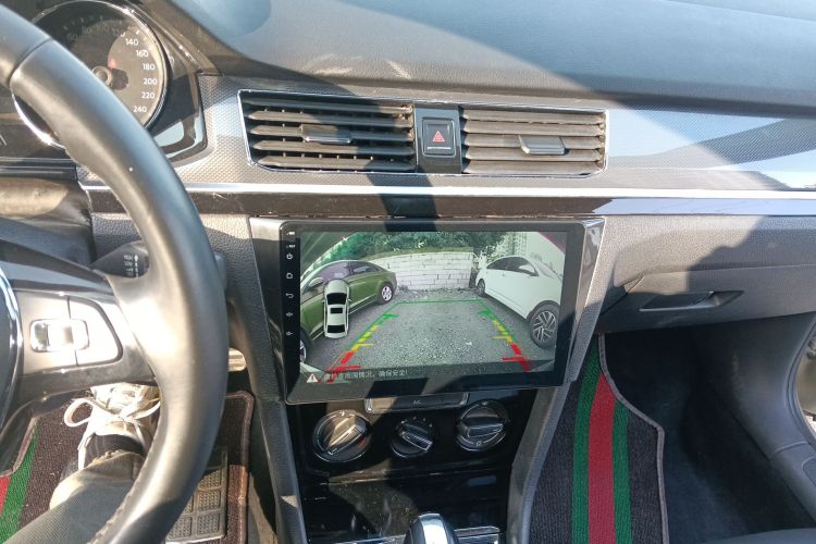 Volkswagen C-Trek 2019 immagine di auto #13