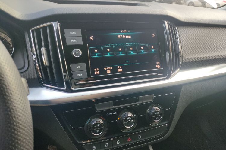 Skoda Kamiq 2020 car image #13
