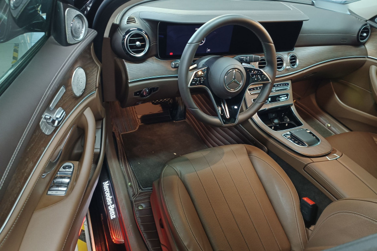 Mercedes-Benz E Class 2023 car image #13