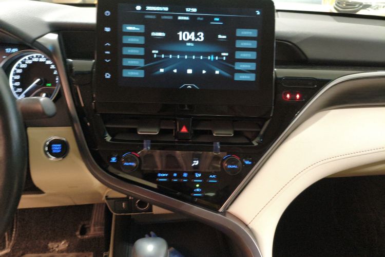 Toyota Camry 2022 imagem de carro #13