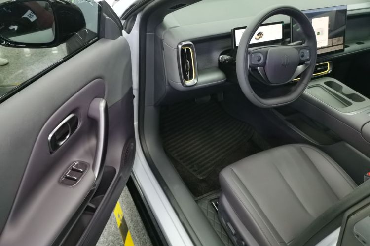 零跑汽车 零跑Lafa5 2025 汽车图片 #13