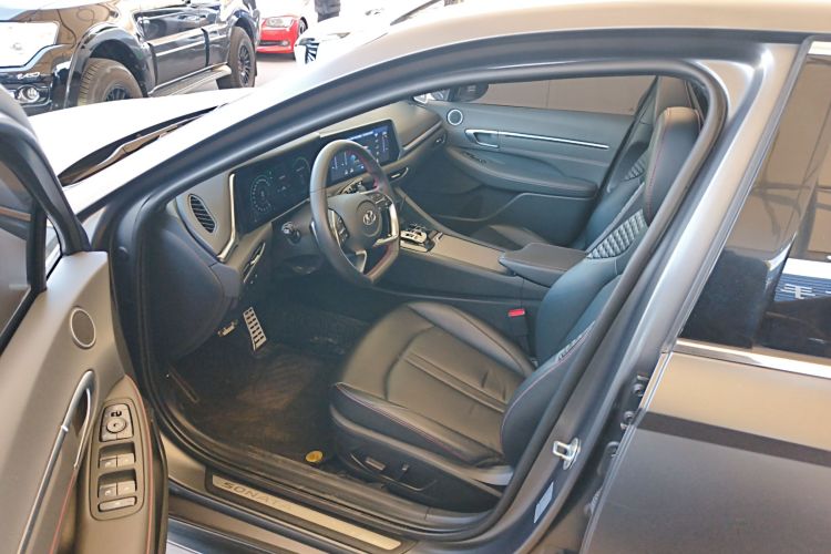 Hyundai Sonata 2023 car image #13