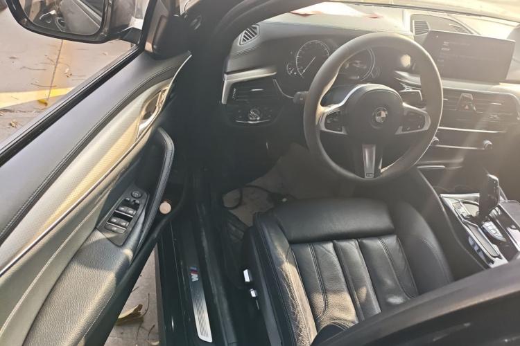 BMW 5 Series (Imported) 2018 #13 BMW 5 Series (Imported) 2018 car image #13