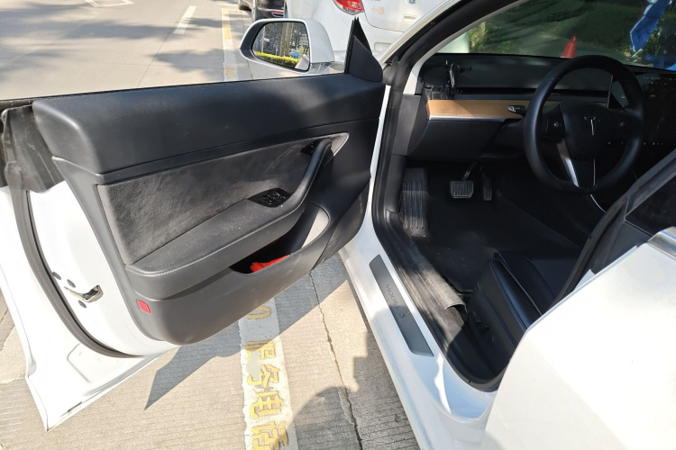 Model 3 2020 car image #13