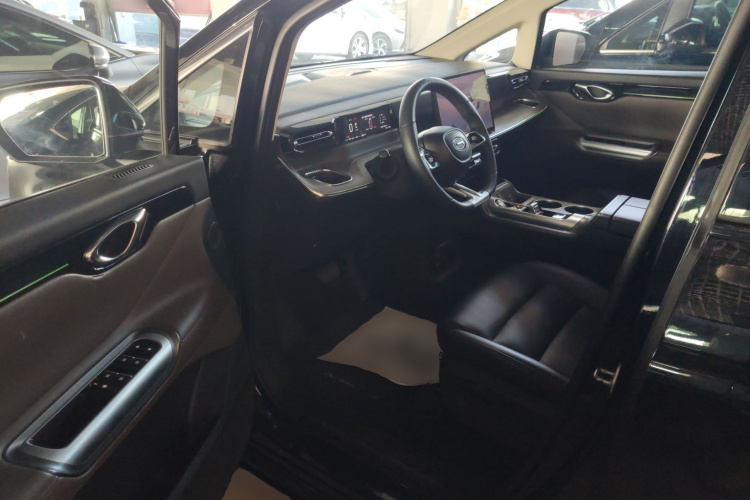 GAC Trumpchi E8 New Energy 2023 car image #13