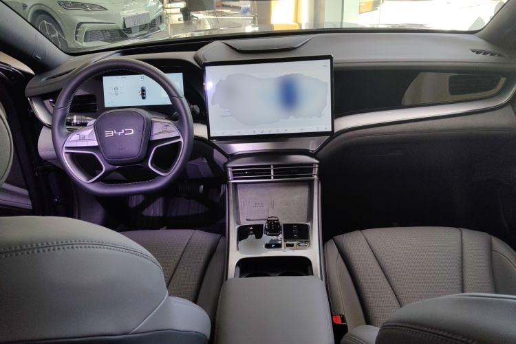 BYD Seal 07 DM-i 2025 #13 BYD Seal 07 DM-i 2025 immagine di auto #13