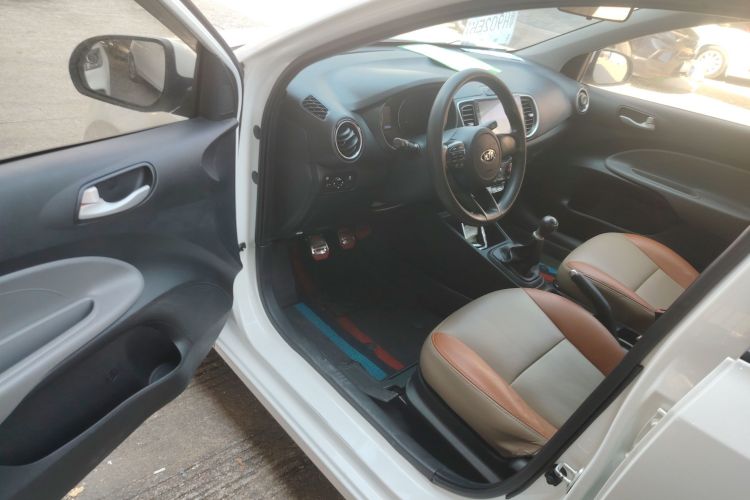 起亚 焕驰 2018 汽车图片 #13