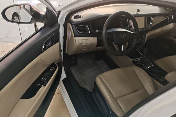 Hyundai Mistra 2014 #13 Hyundai Mistra 2014 car image #13