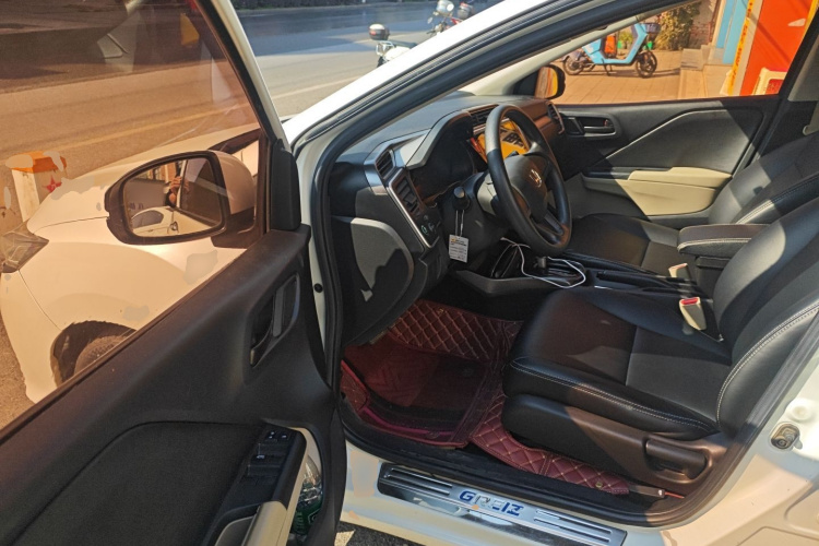 Honda Greiz 2017 صورة سيارة #13