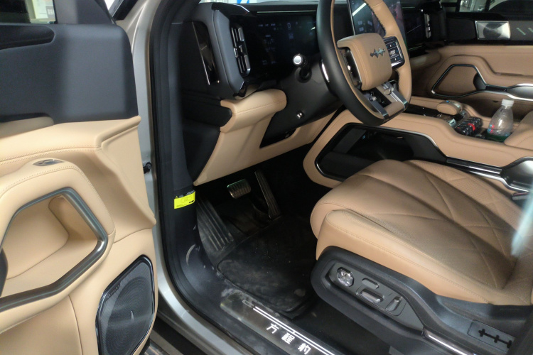 FangChengBao Leopard 8 2024 #13 FangChengBao Leopard 8 2024 car image #13