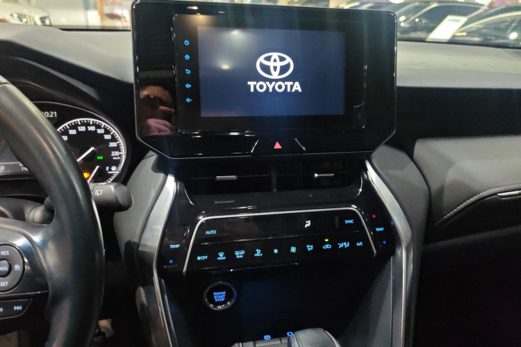 Toyota Harrier 2022 car image #13