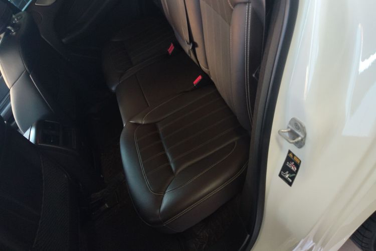 Mercedes-Benz GLE Class 2015 car image #13