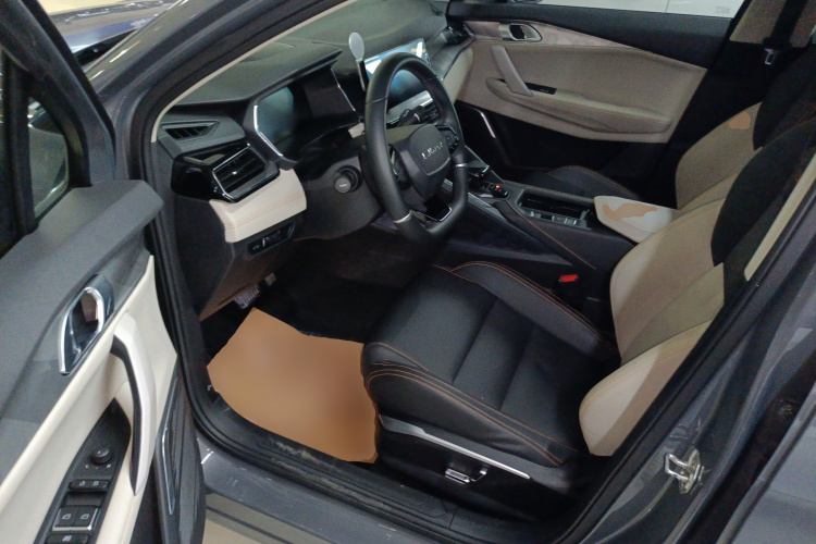 Lynk & Co 06 EM-P 2022 car image #13