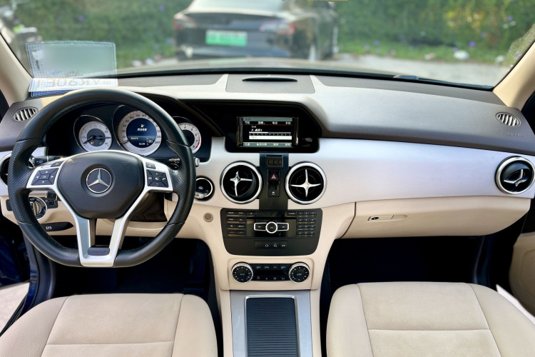 Mercedes-Benz GLK Class 2015 car image #13