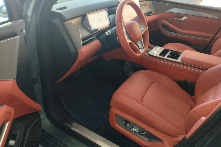 BYD Tang L 2025 immagine di auto #13