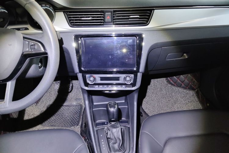 Skoda Rapid 2021 изображение автомобиля #13