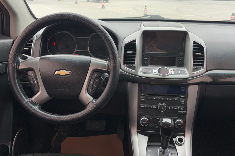 Chevrolet Captiva 2017 image de voiture #13